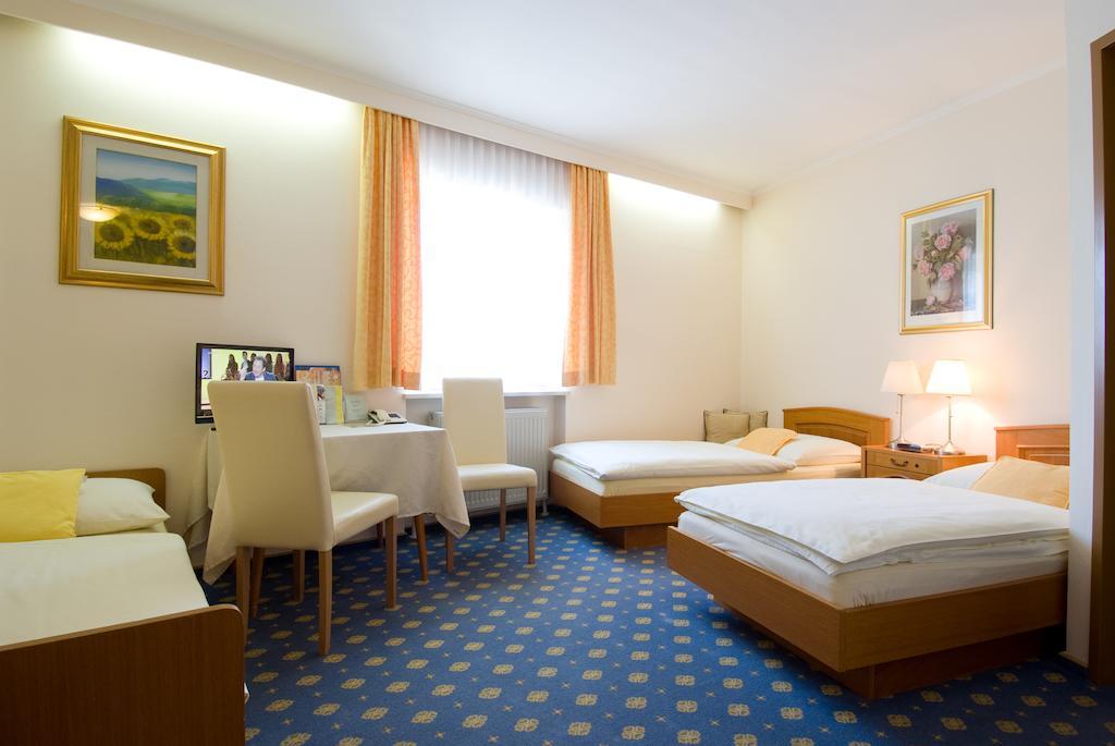 Hotel Biedermeier Hof Schärding Room photo